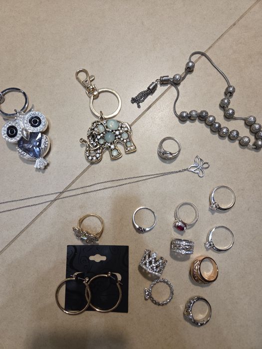 Бижута по 3 лв пръстени гердани