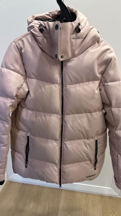 Продам розовую куртку для зимы