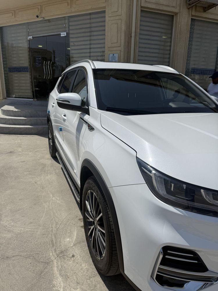 Cherrit tiggo 8 pro.