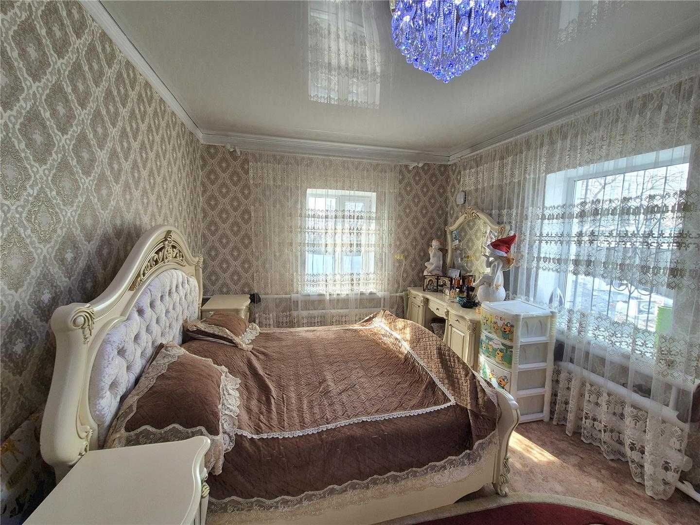 Продам 3 комн дом по ул Жамбыла, в доме 2 раздельные спальни,