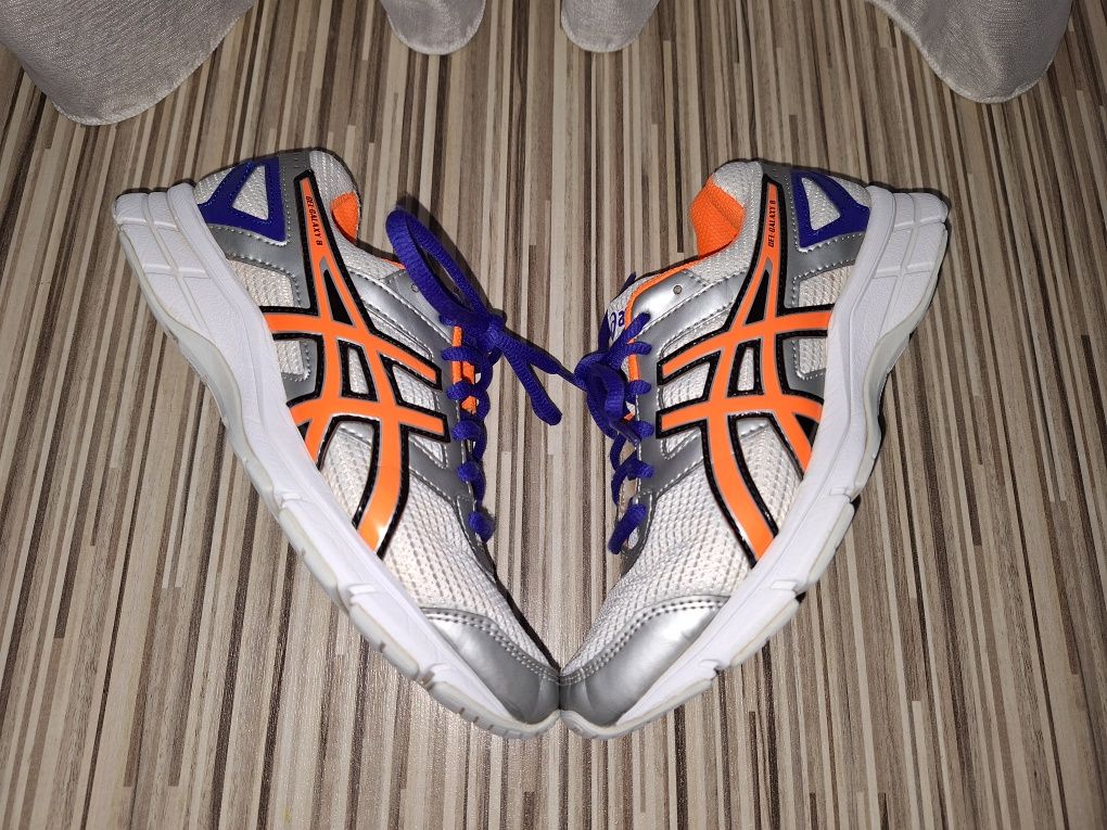 Adidași Asics mărime 36