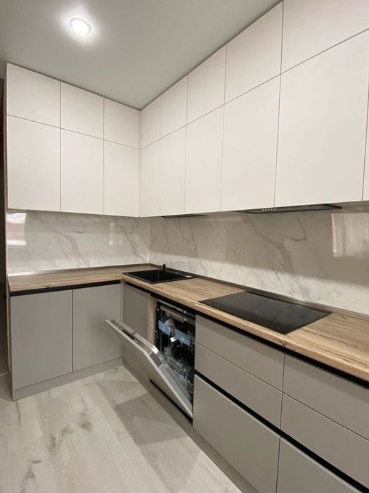 Соврименый кухный мебель  на заказ