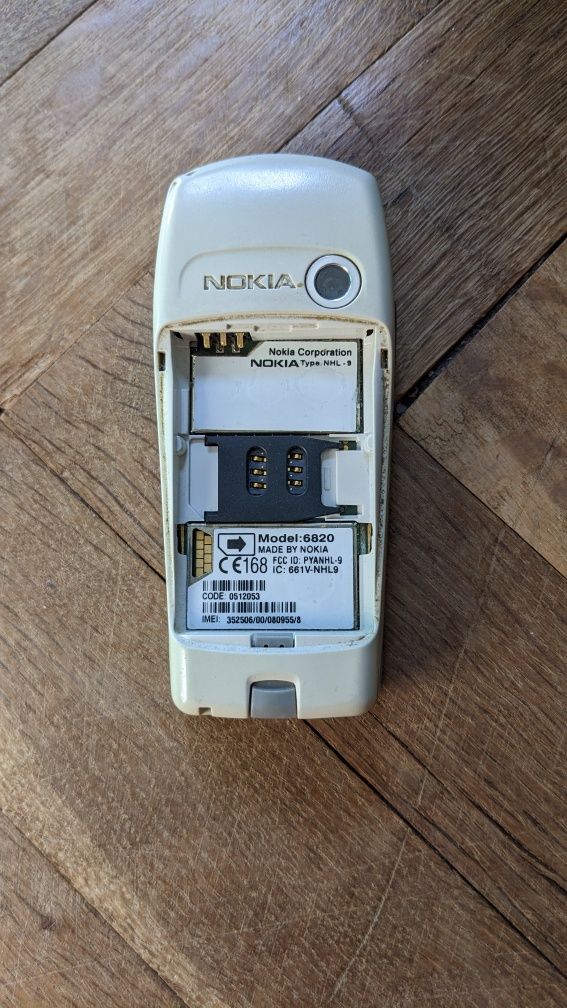 Работеща Nokia 6820