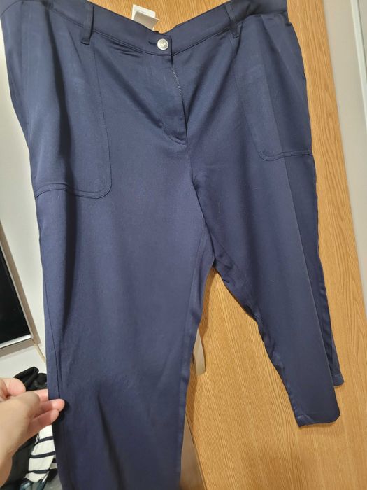 Pantaloni bleumarin trei sferturi, din vascoza, marimea XL, noi