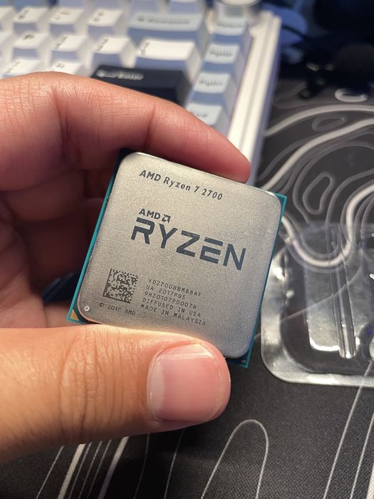 Процессор Ryzen 7 2700