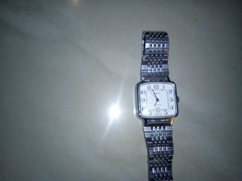 Продавам руски механичен ръчен часовник