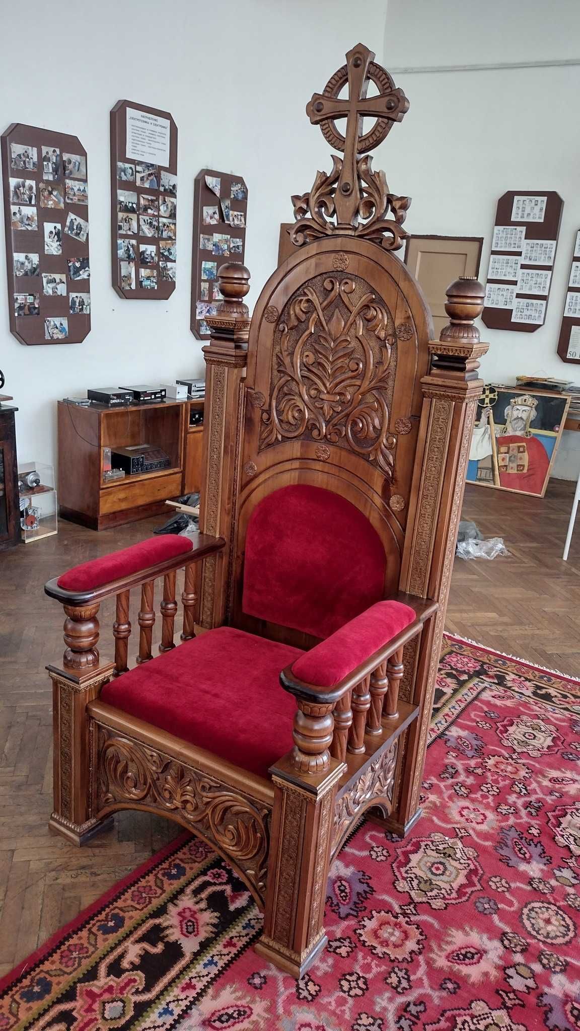 Църковни мебели по поръчка / Иконостаси