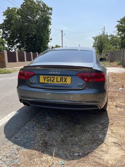 Dezmembrez Audi A5 facelift CGLC culoare LZ7S