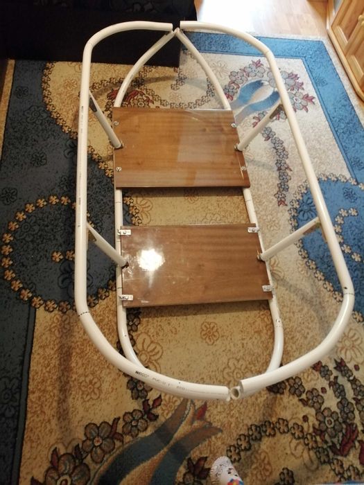 Продавам сгъваема лодка