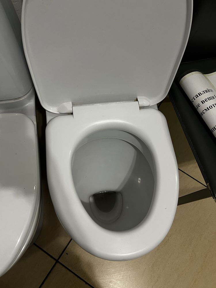 Продам б/у унитазы в отличном состоянии