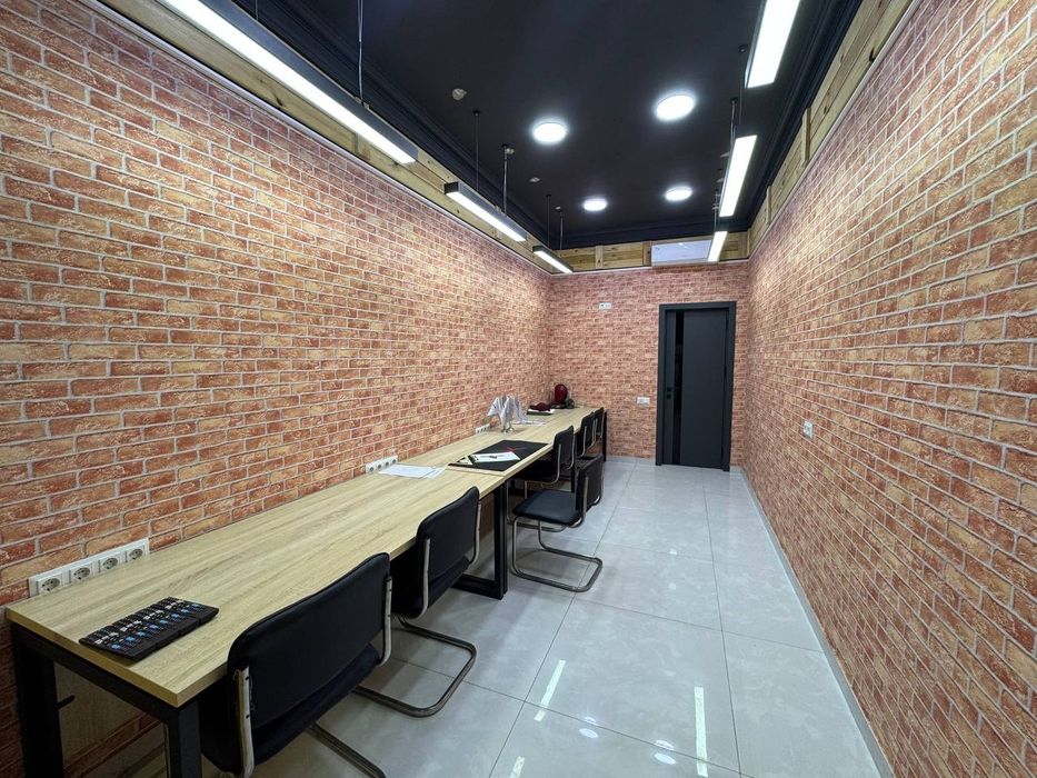 Аренда офиса. Луначарский. Первая линия вдоль дороги. Пл: 160 м²