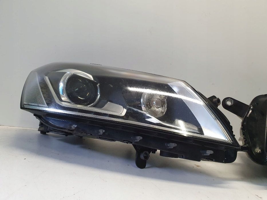 Passat B7 3AB 3C far bixenon stanga dreapta faruri xenon led adaptiv