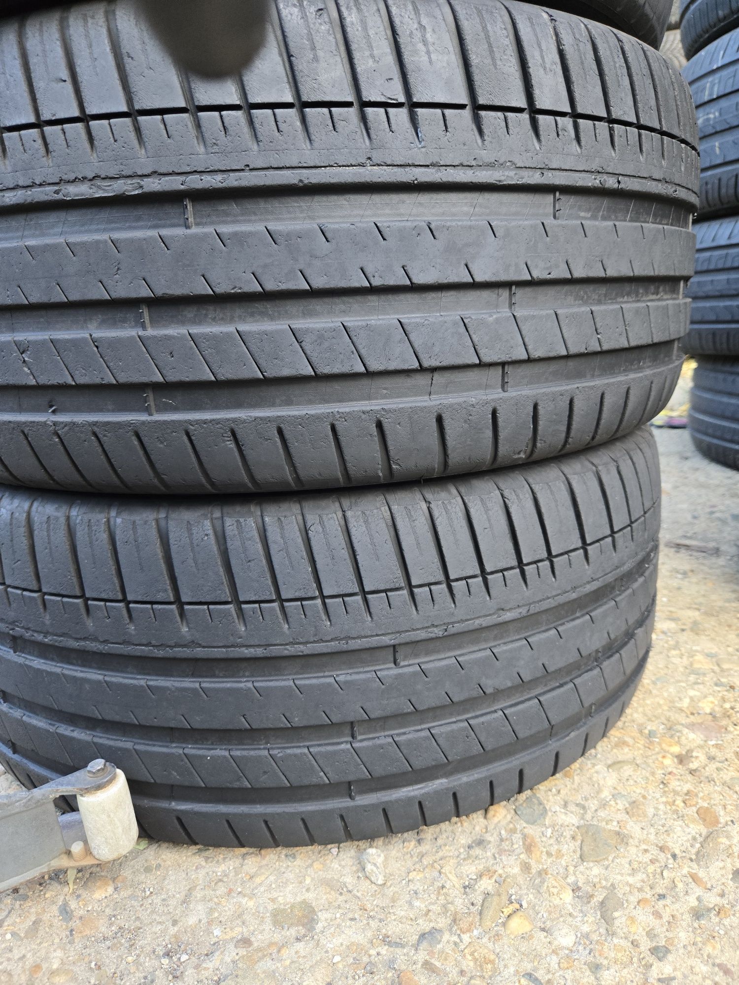 275 40 19 и 255 40 19 Michelin летни.