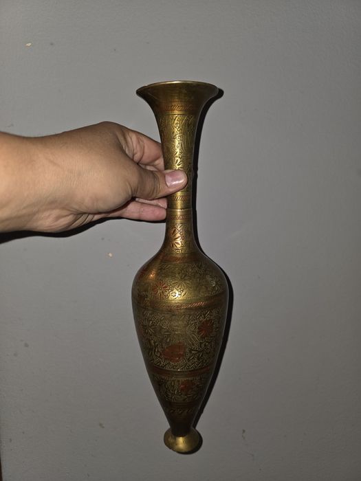 Продам вазу из латуни