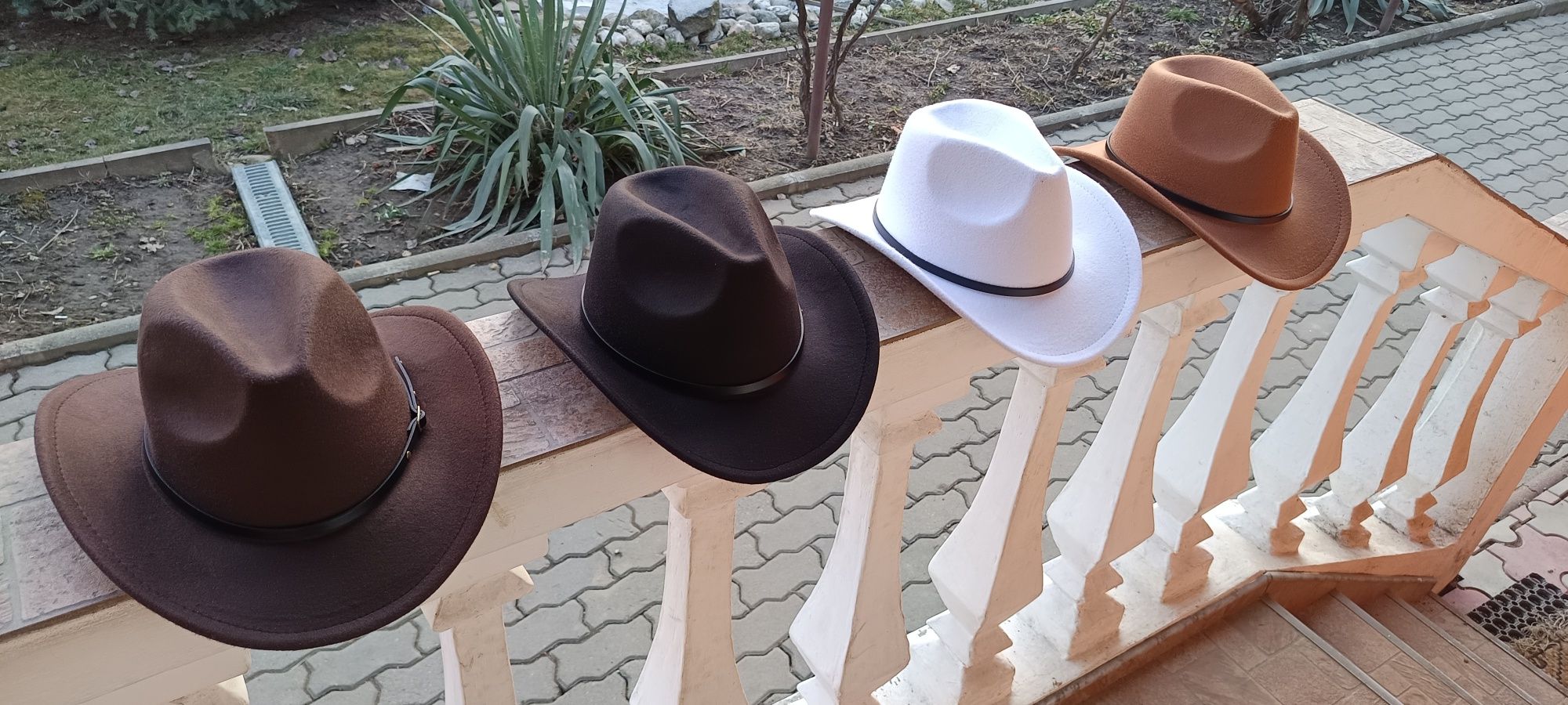 Pălării cowboi noi