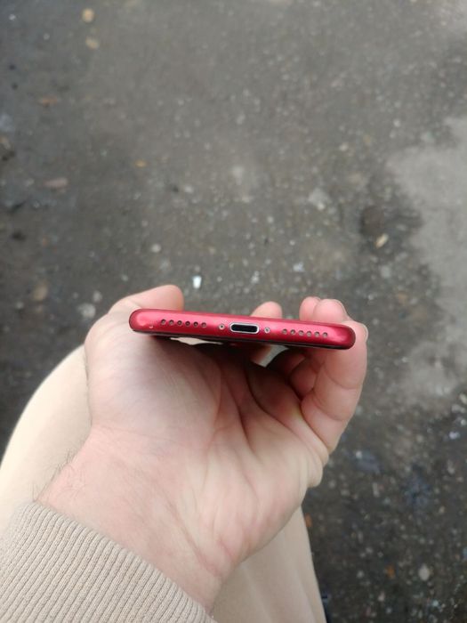 Iphone se 2020 product red