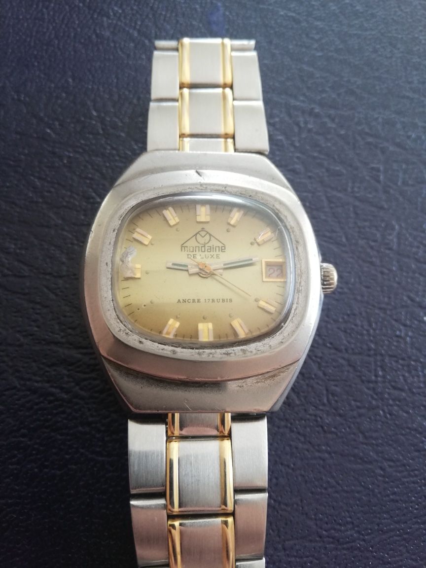 Mondaine de luxe швейцарски часовник