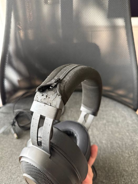 Casti gaming cu microfon Razer Kraken Tournament Edition