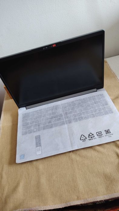 Vând leptop,Nou Nouț Urgent!!!