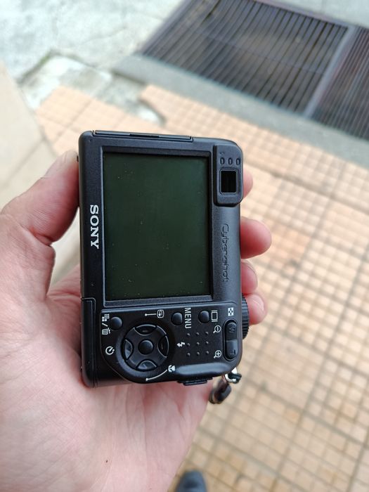 Aparat foto Sony Cyber-shot DSC-W12 fullbox