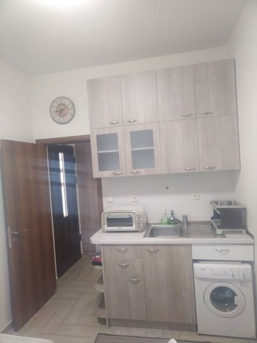 Собственик дава под наем напълно обзаведена боксионера гр. ВАРНА
Колхо