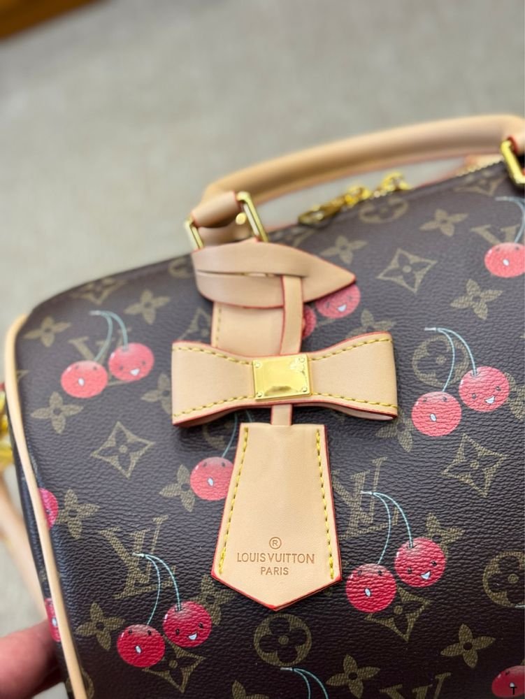 Geanta Louis Vuitton cherry