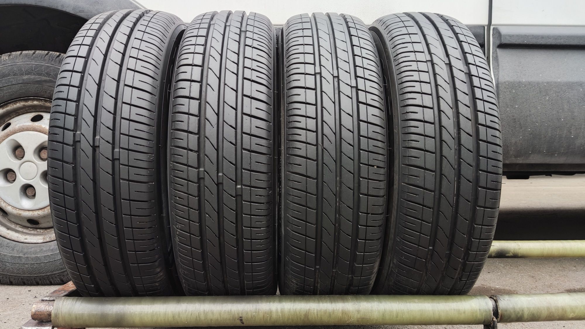 4бр. летни гуми 155/70/13 CST
dot23
8.2mm грайфер
Перфектно състояние,