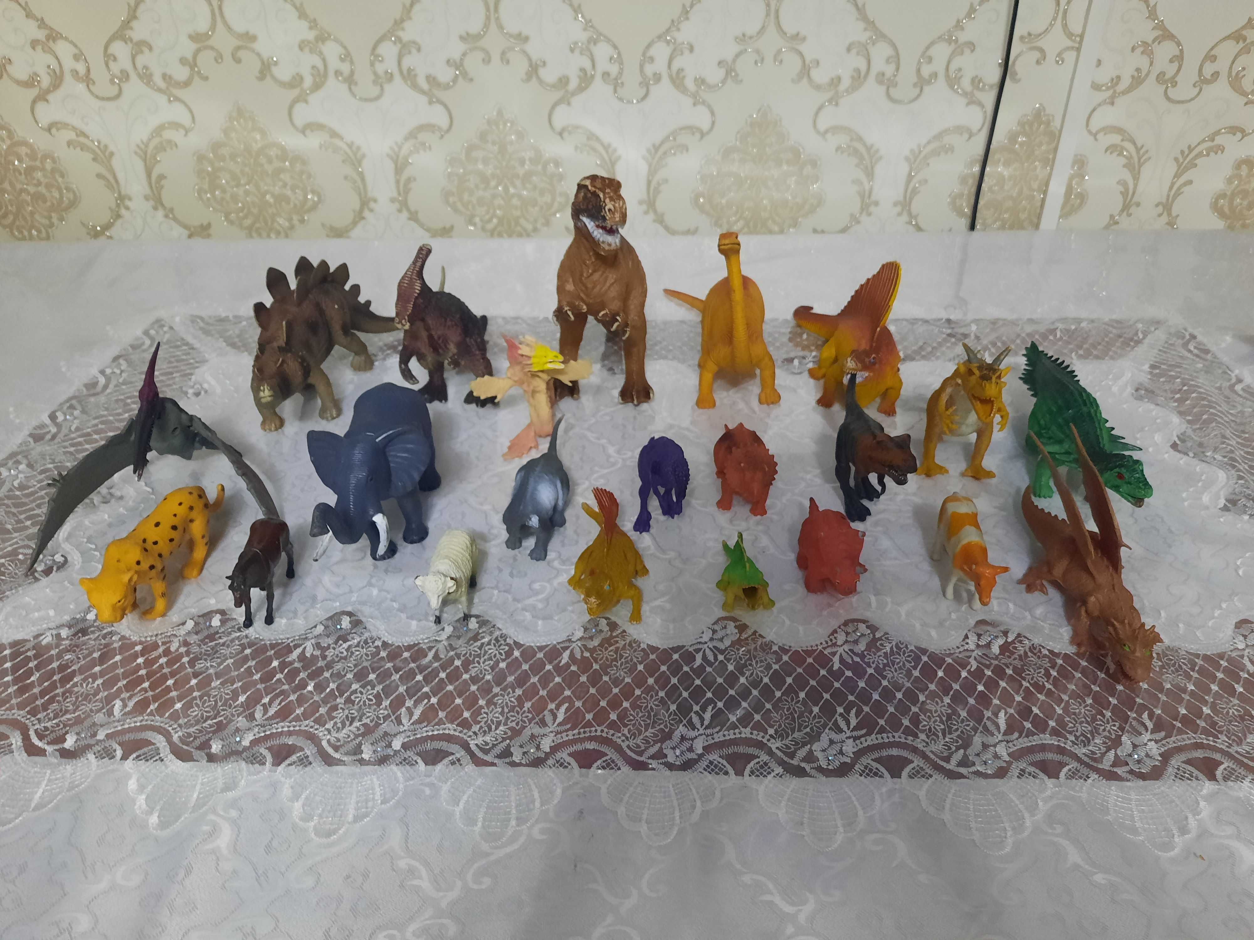 Продам коллекцию игрушек динозавров  за 7000  т