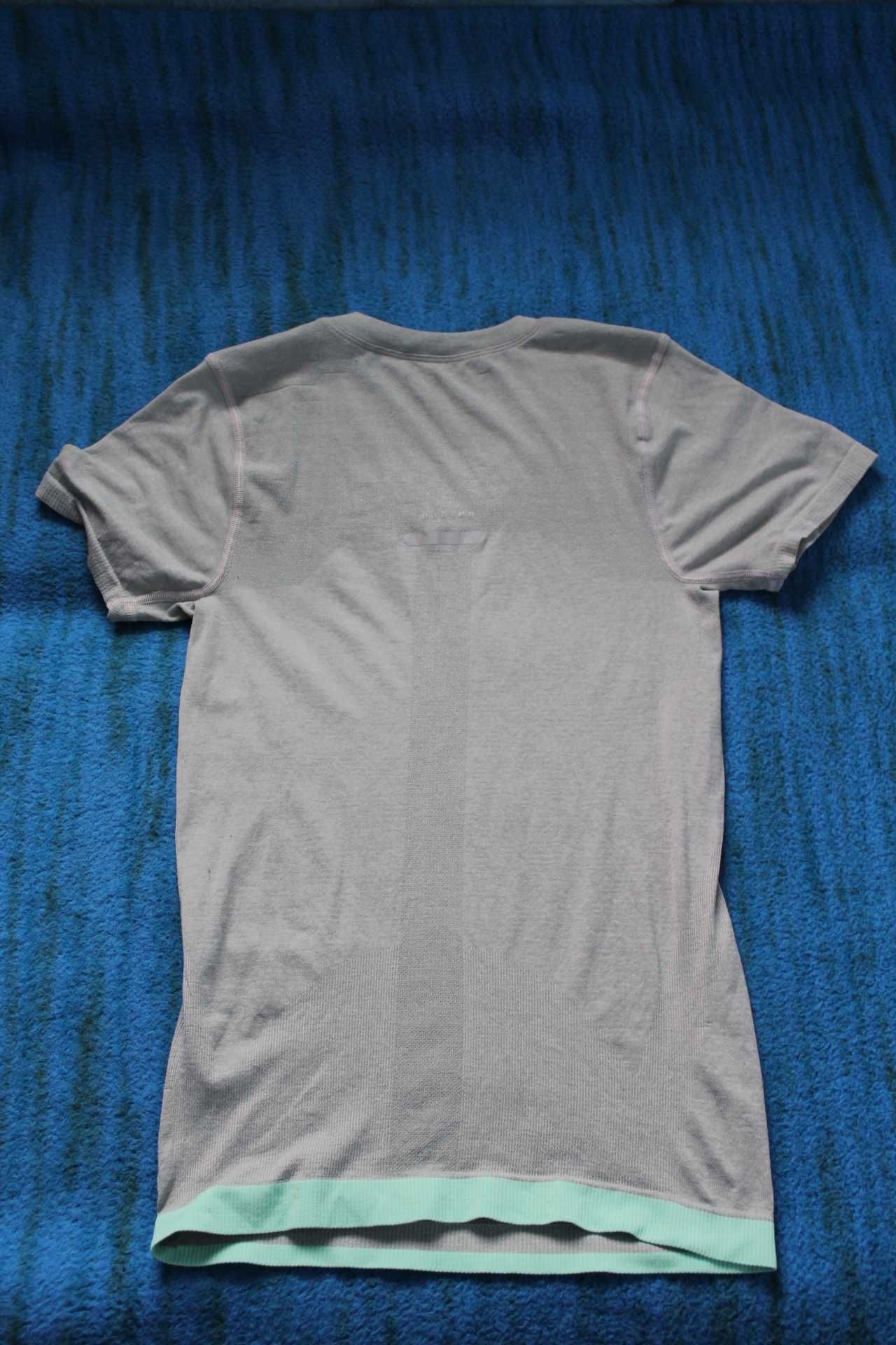 Tricou Oakley S si Bogner XL