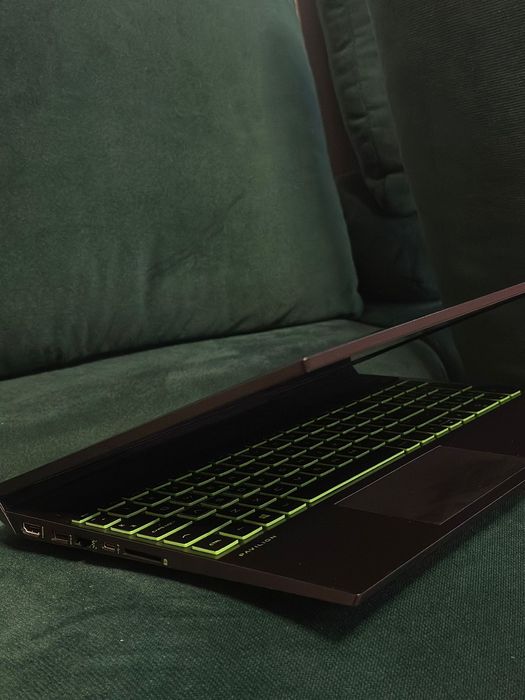 Vând HPPavilion15-dk2042nq în stare foarte buna Mai multe detalii wapp