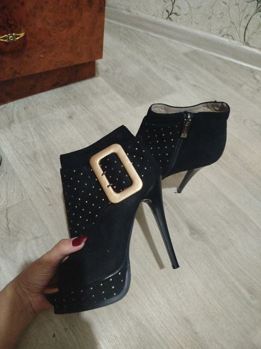 Продам басоножки 38 размера