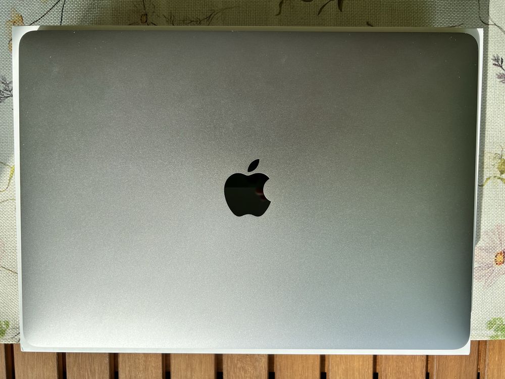 Macbook air 2020 M1 процесор