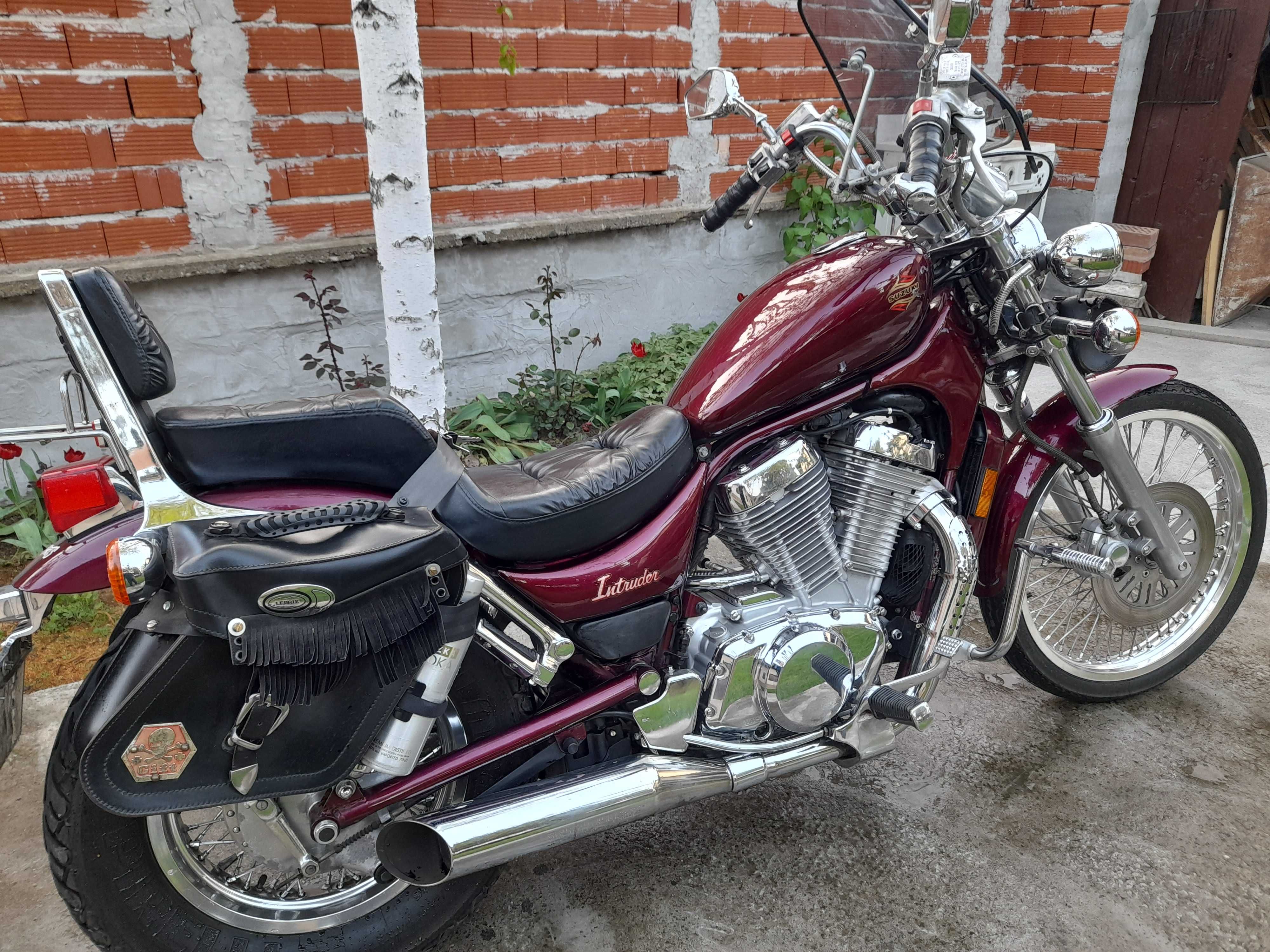 Suzuki Intruder 750 - мотоциклет, чопър
