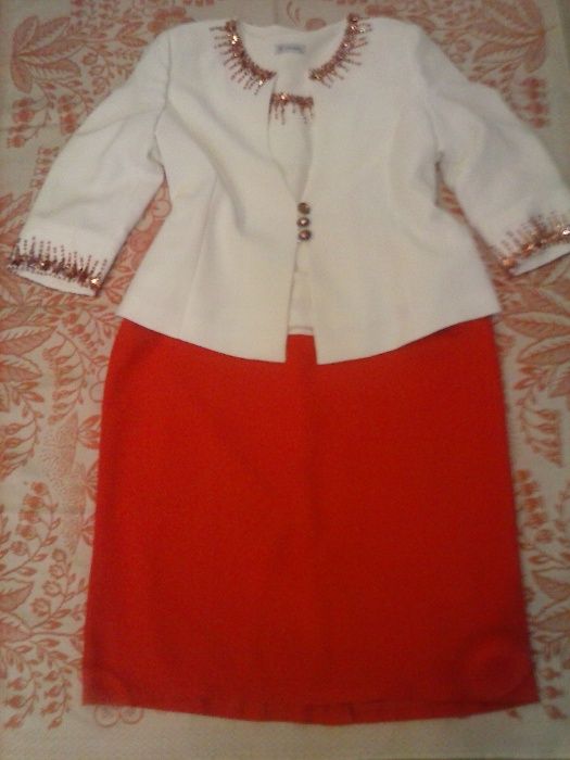 продам нарядный костюм, размер 54