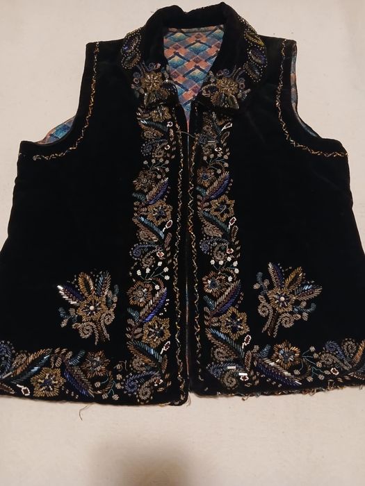 Vestă tradițională românească 1930-1960