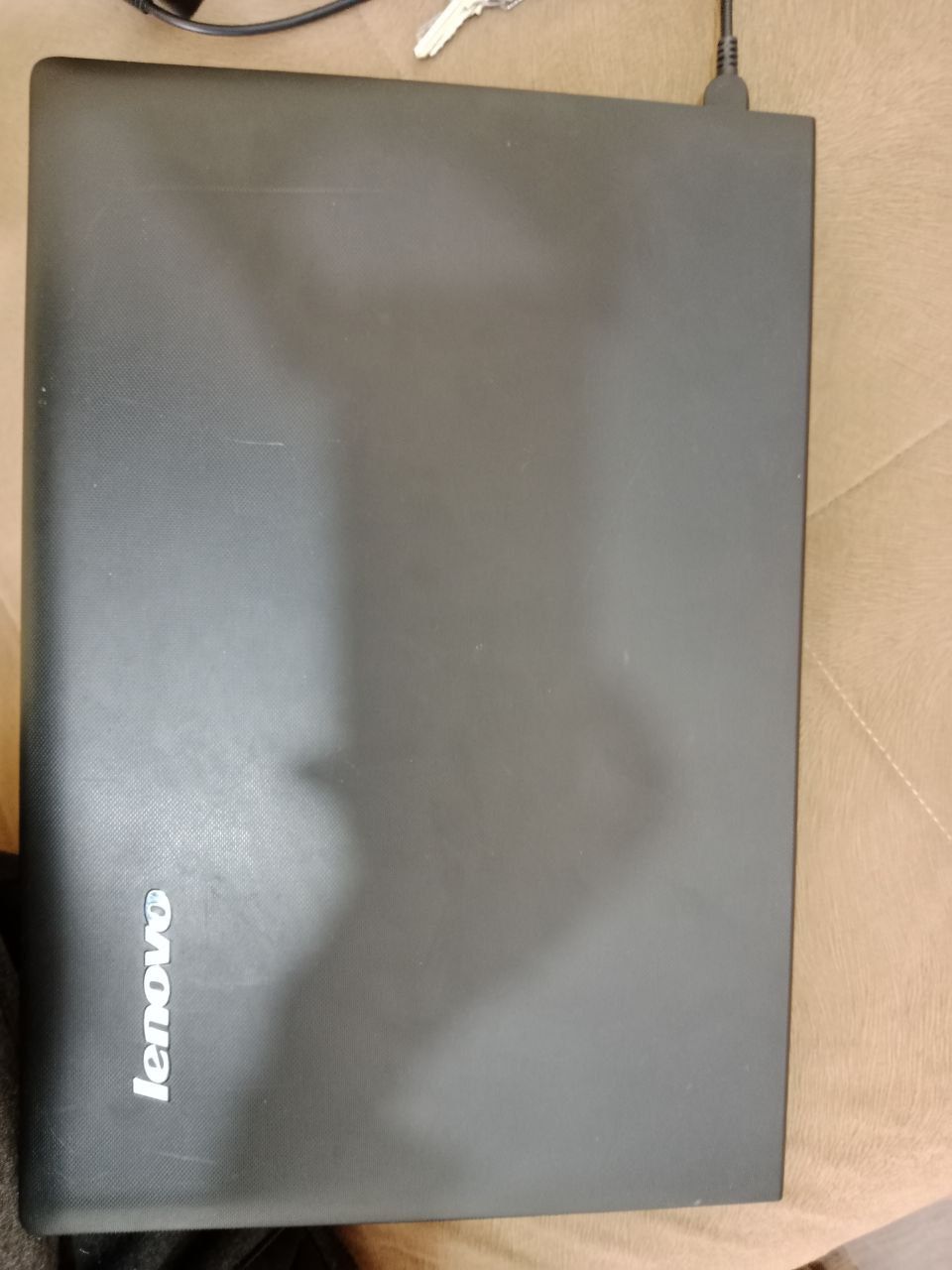 Noutbuk:  Lenovo