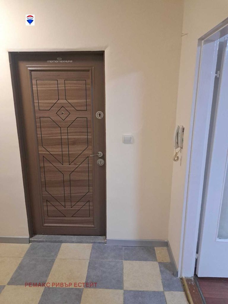 Продава се Двустаен апартамент в Русе, Здравец Север 1 - 65 кв.м за 1153 €/кв.м - Снимка #8