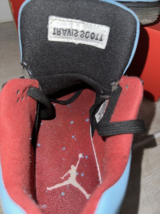 Jordan 4 Travis Scott