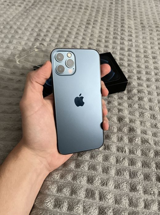 Продам iphone 12 про 128