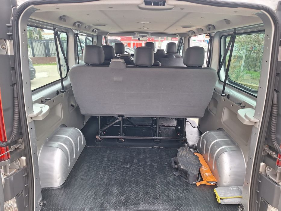 Renault Trafic 8+1 locuri