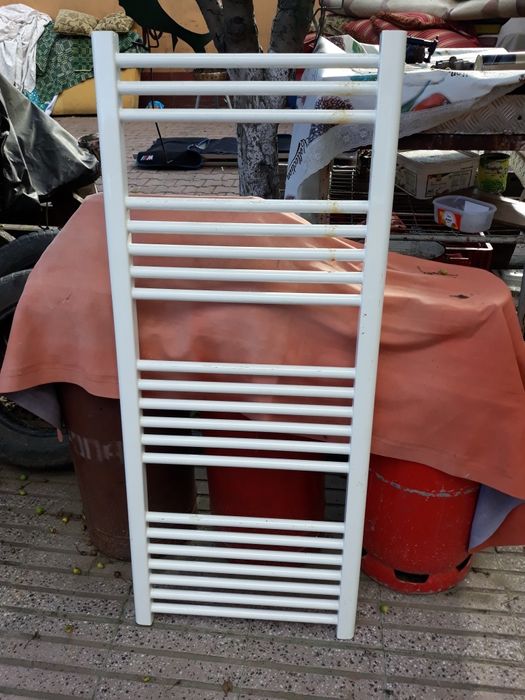 Calorifer de căldură de baie  preț.220 lei. lei