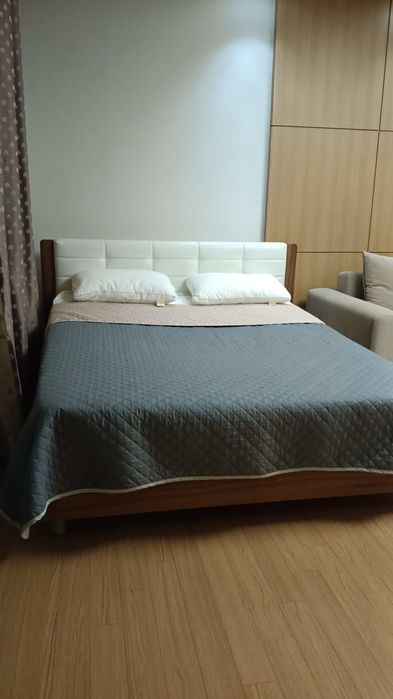 Продам кровать без матраса , 160×200 , новым основанием