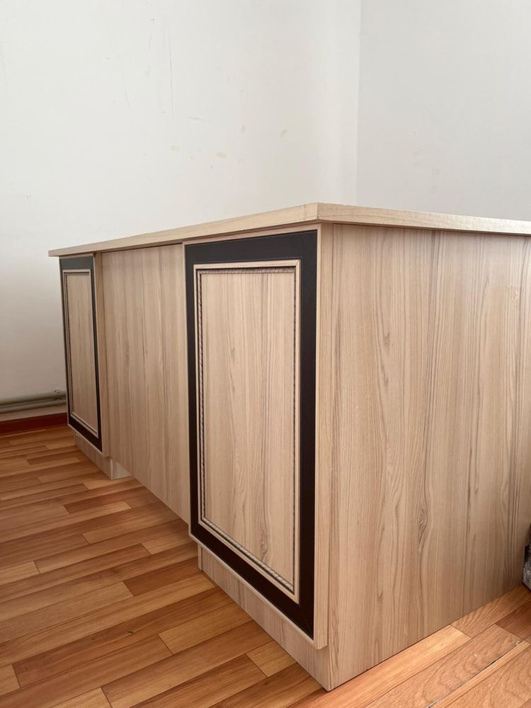 Стол письменный,