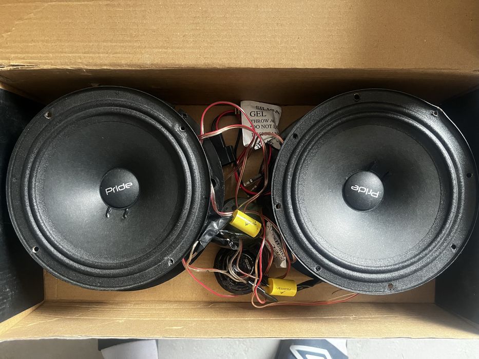 Стелки А3 8П Медия Колони Пищялки