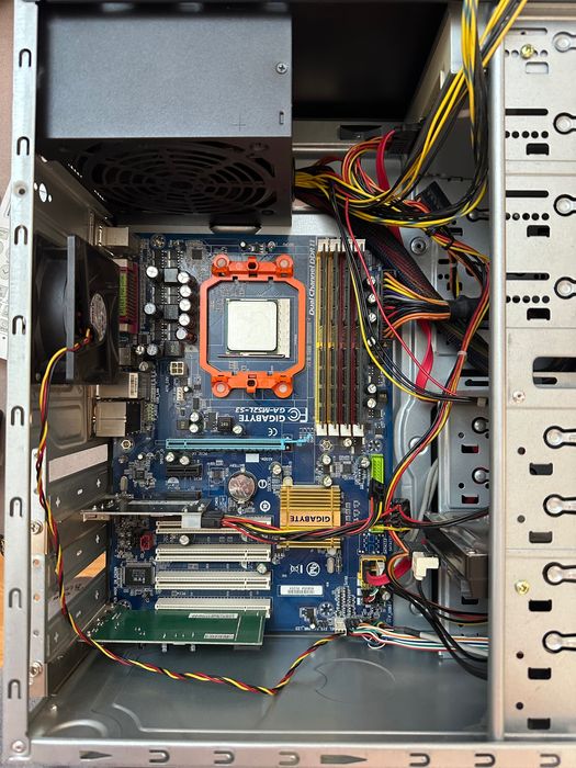 Placa de baza Gigabyte GA-M52L-S3