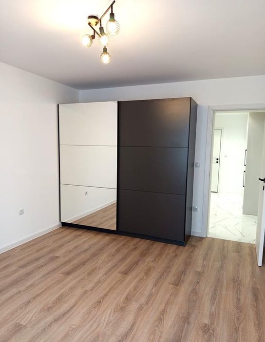 Дава се под наем Тристаен апартамент в Пловдив, Остромила - 116 кв.м за 765 € - Снимка #5