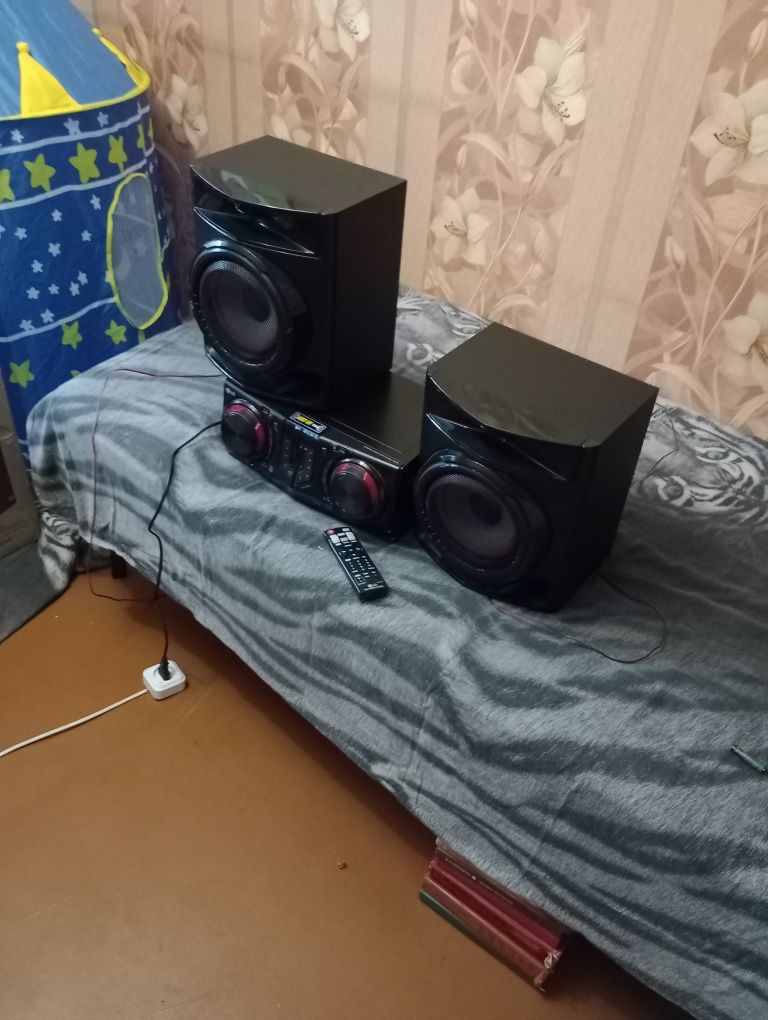 Продам Центр LG CJ 44 почти новый