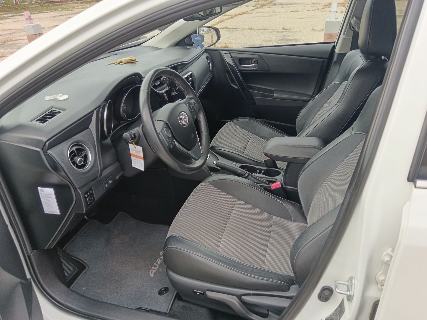 Toyota Auris 1.8 Hybrid