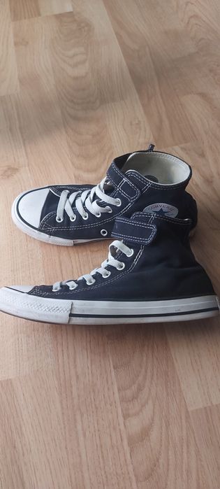Converse, nr 34 purtati un sezon