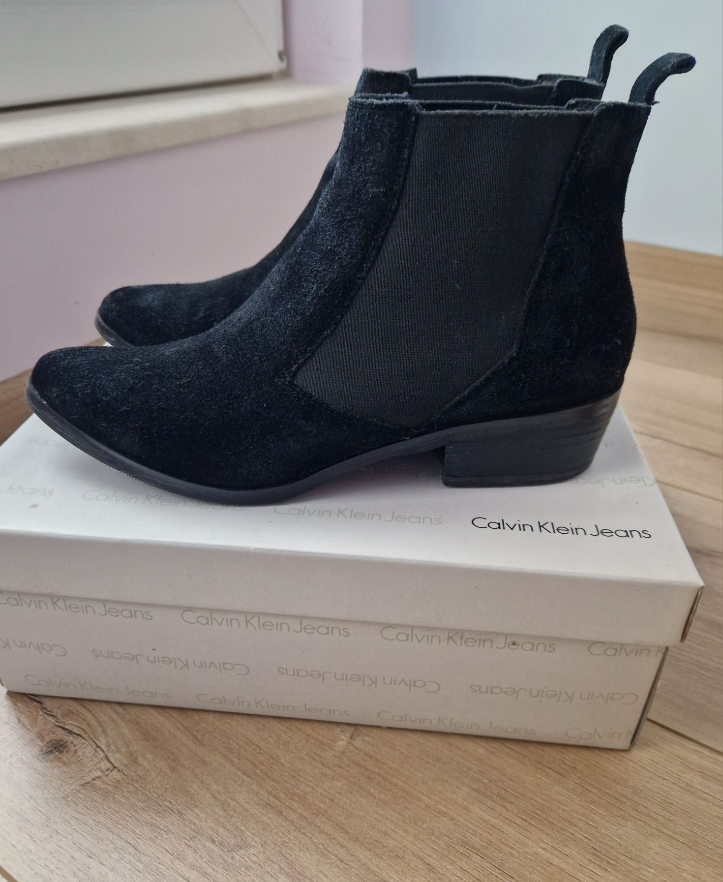 Велурени боти, Calvin Klein, 37